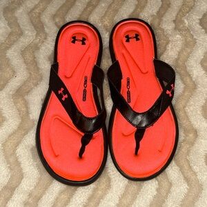 Under Armour hot pink memory foam flip flops